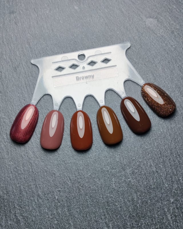 Chestnut (Browny)
